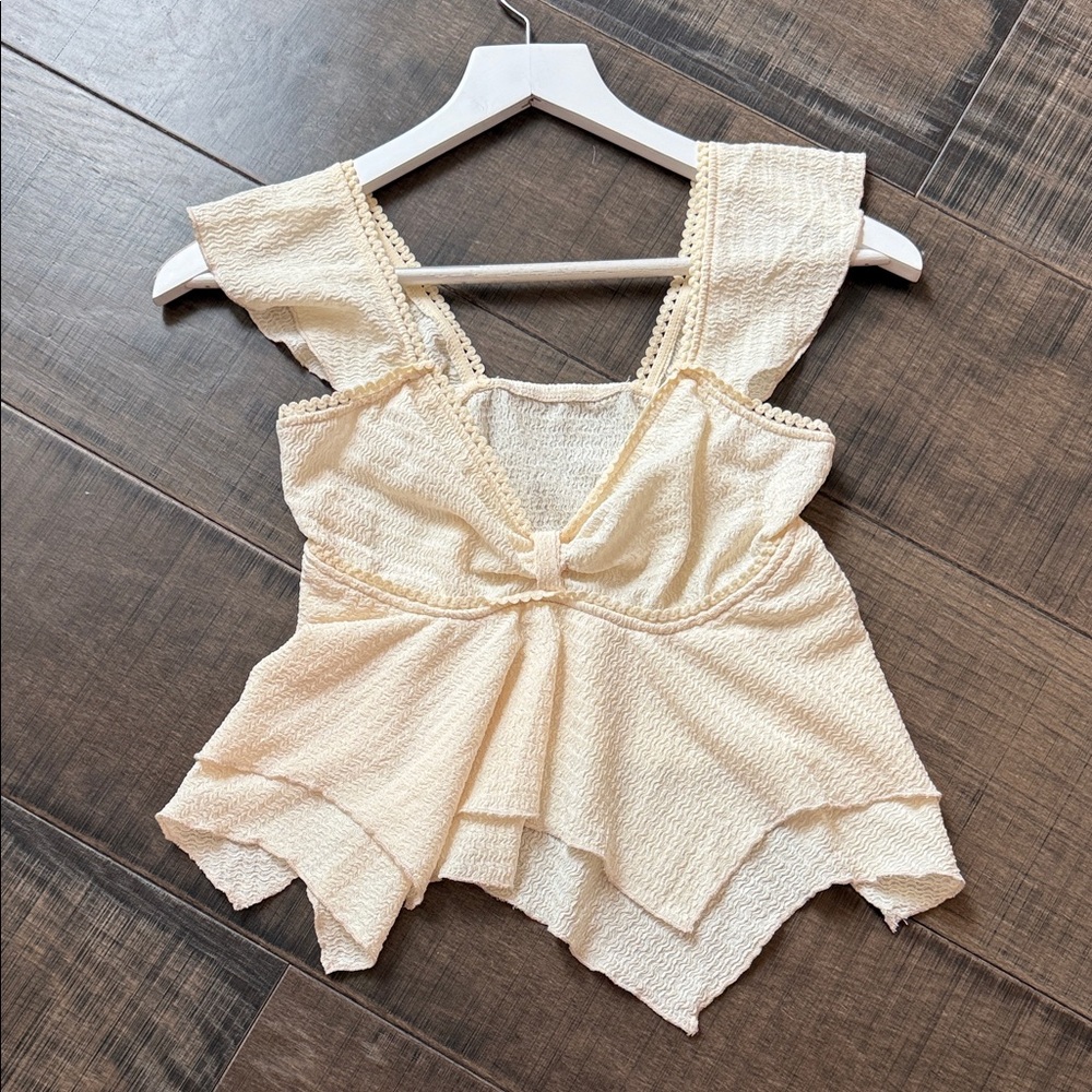 NWOT Yellow  Sleeveless Textured Top size Small